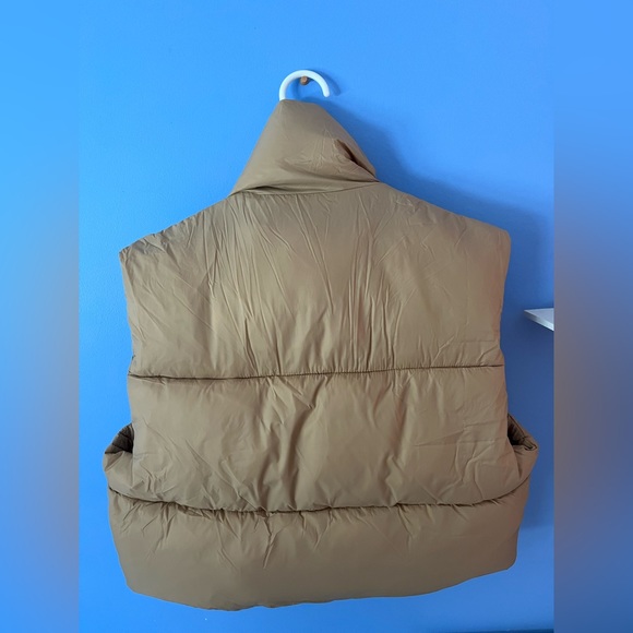 Trendy vest - Picture 3 of 3